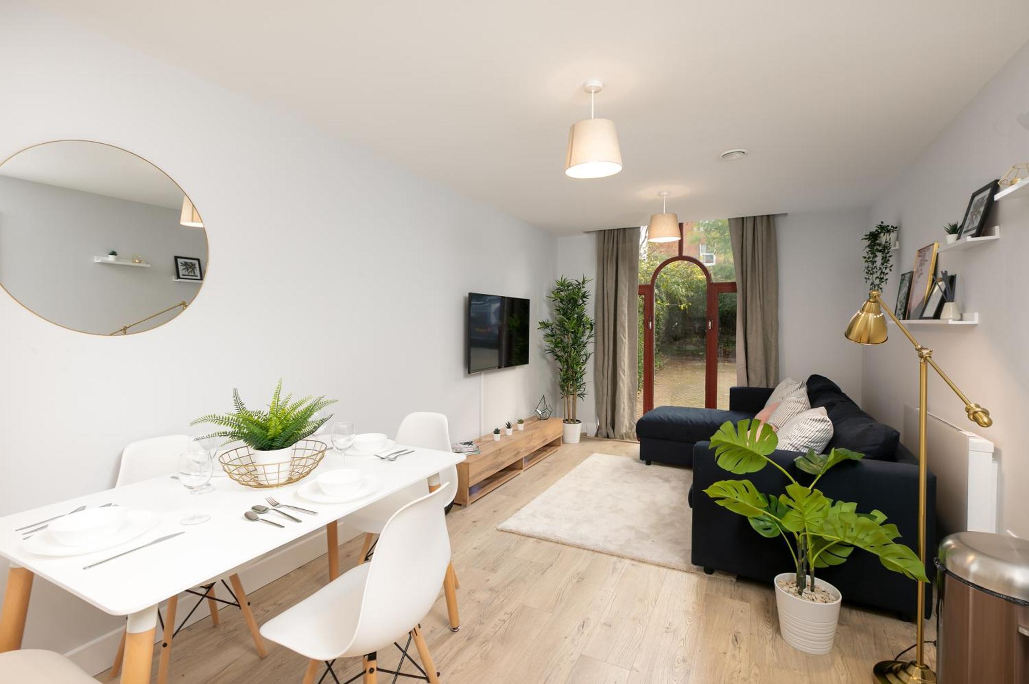 Wesley Gate Apartments - By Hostly Reading Zewnętrze zdjęcie